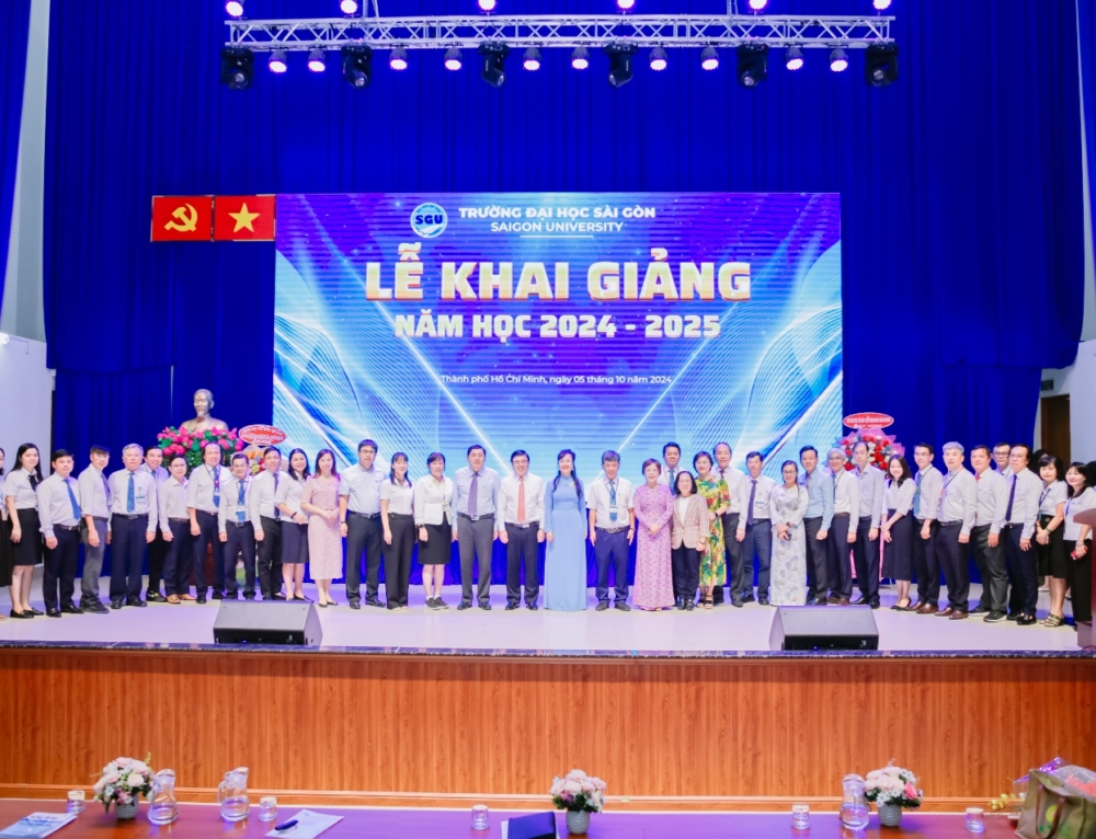 Lễ Khai giảng năm học 2024 – 2025 và công bố quyết định công nhận 19 chương trình đào tạo đạt chuẩn kiểm định chất lượng giáo dục